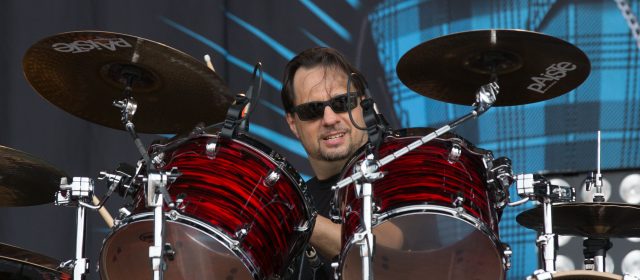 TESTAMENT : Dave Lombardo remplace Gene Hoglan