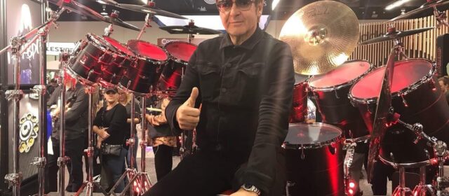 BLONDIE PERD SON BATTEUR