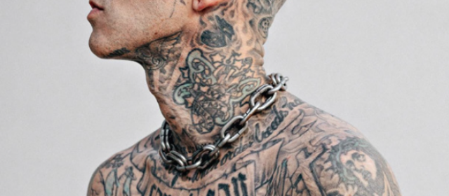 TRAVIS BARKER : un documentaire au Tribeca Festival, puis sur Hulu et Disney+